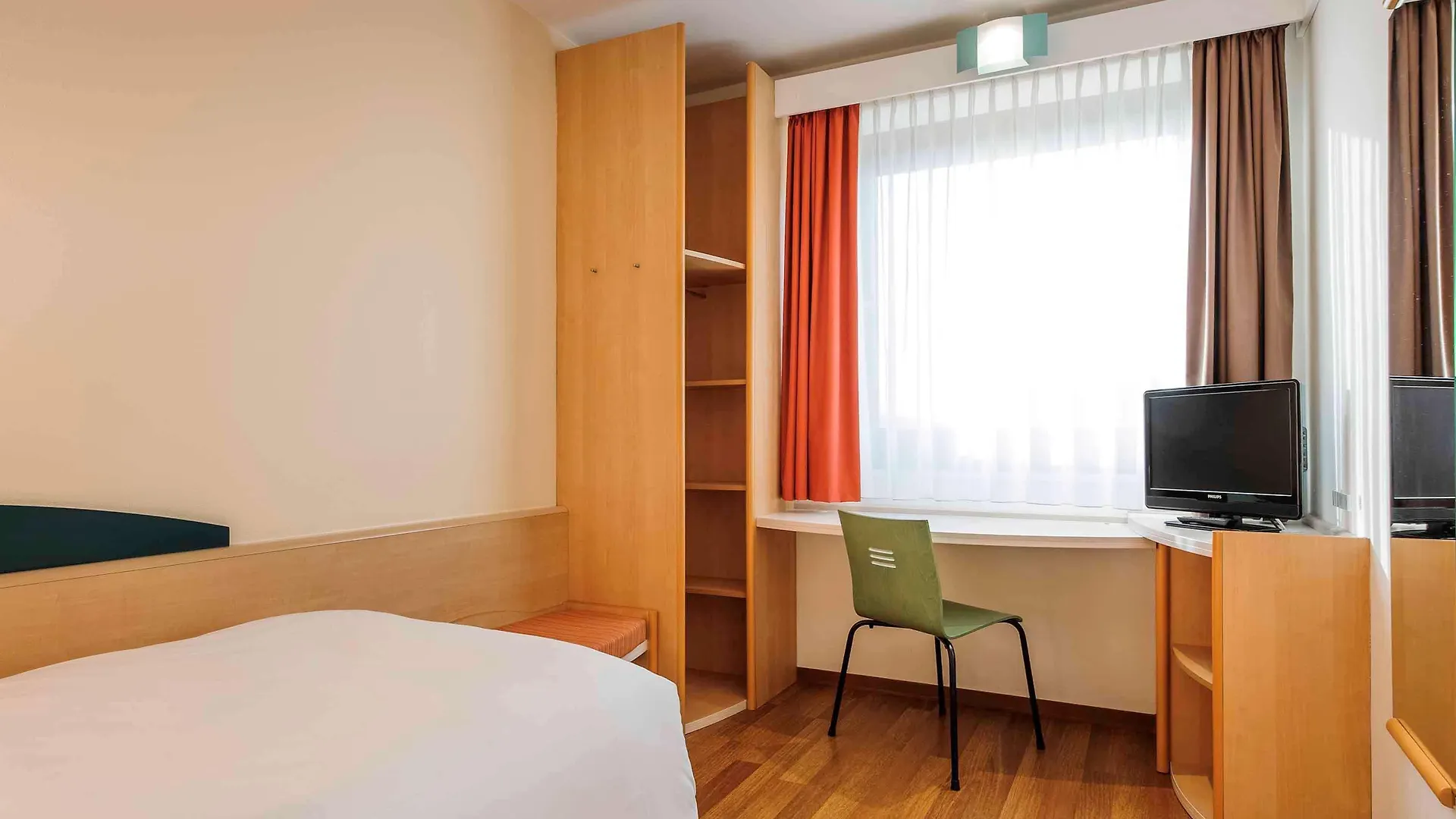 Ibis Berlin Messe Otel
