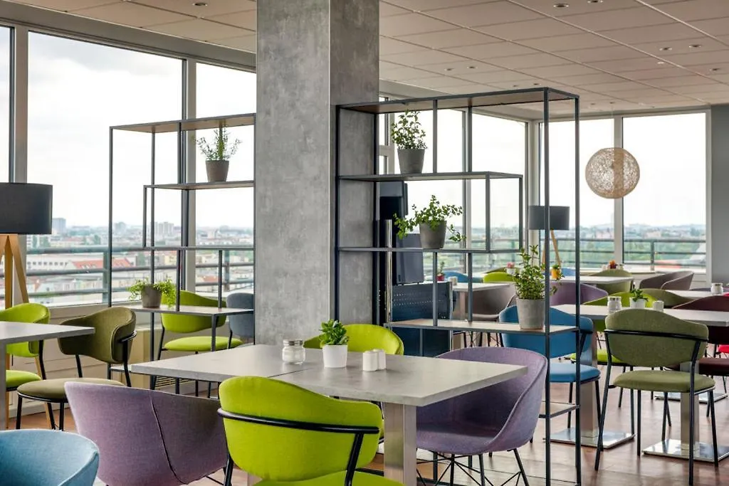 Ibis Berlin Messe Otel 2*,